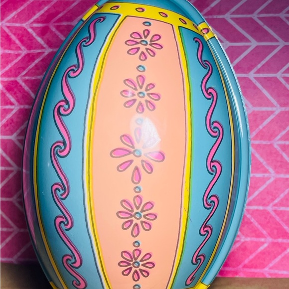 Plastic Easter Egg and Banner - Picture 2 of 10